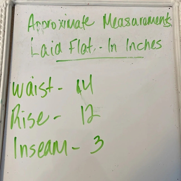 AMERICAN EAGLE Curvy Hi-Rise Shortie Shorts Black Roll Cuff 5 Pocket Design 6 - Picture 11 of 12